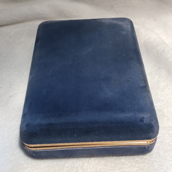 Vintage Blue Velvet Jewelry Case. OS - Picture 5 of 7
